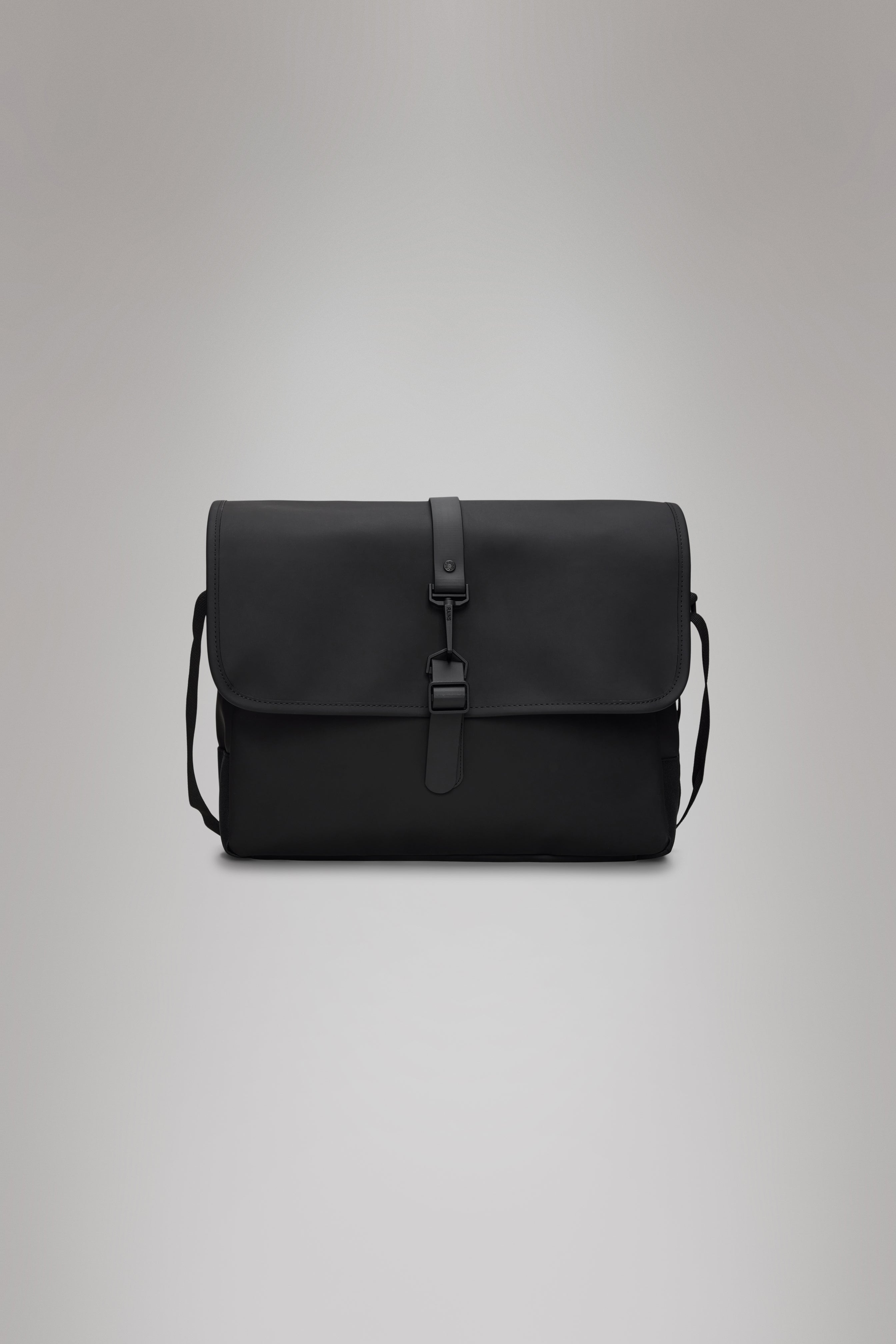 RAINS Messenger Bag Black 11L H30 x D11 x W38 cm Messenger