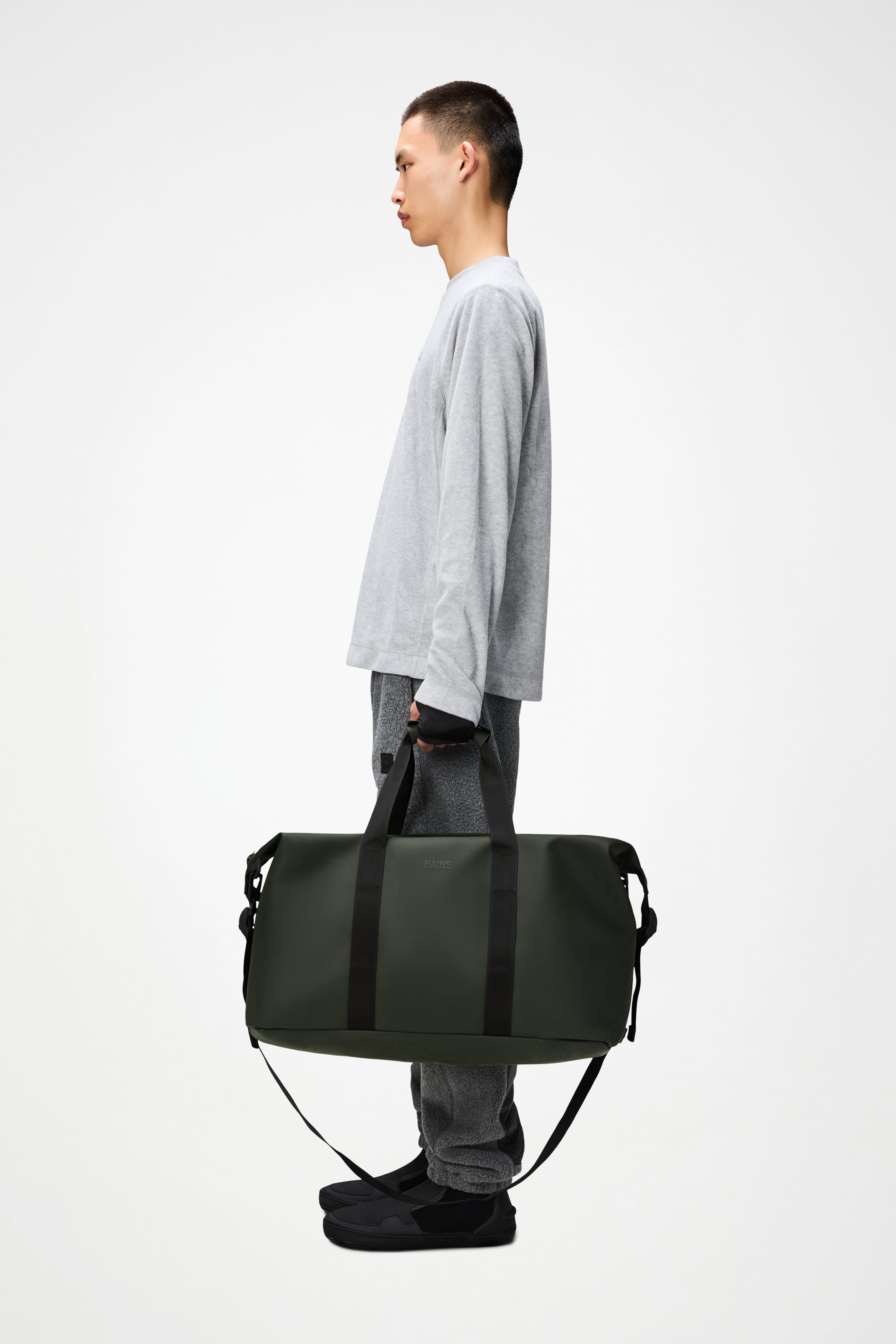 RAINS Hilo Weekend Bag Green 36L H27 x D26 x W52 cm Weekender