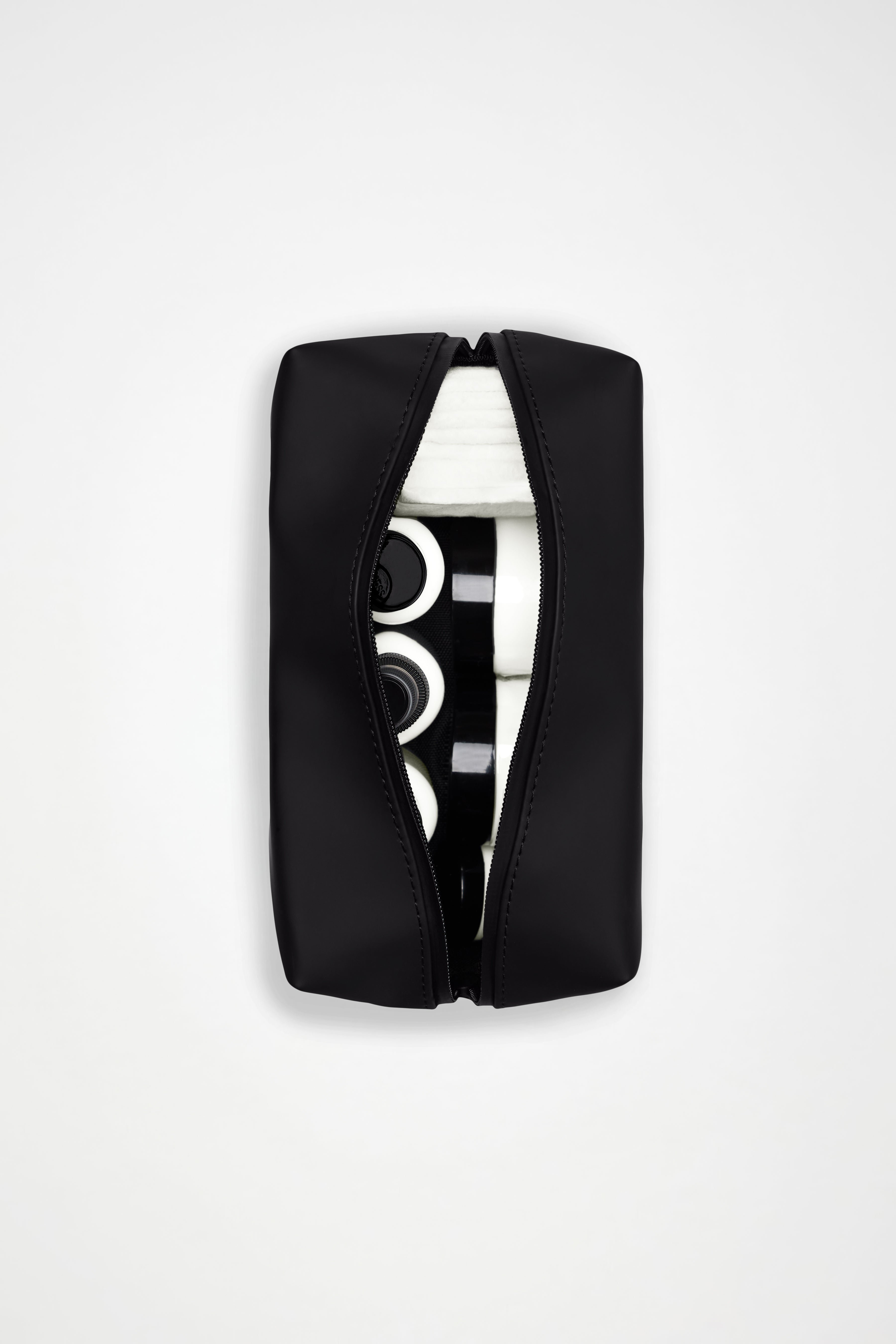 RAINS Wash Bag Small Raven 3L H13 x D11 x W21 cm Wash Bag