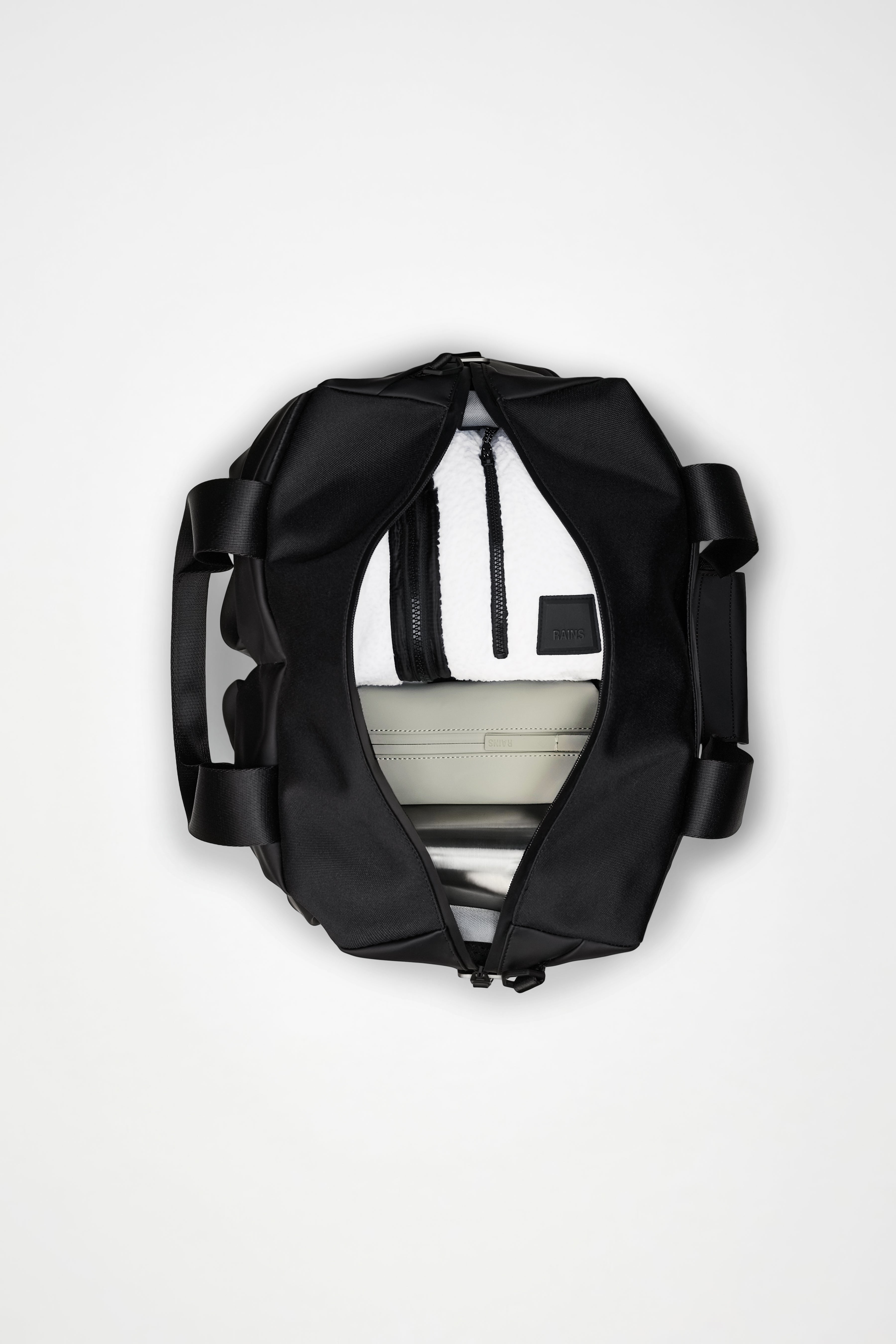 RAINS Otaru Weekend Bag Small Black 23L H30 x D20 x W42 cm Weekender