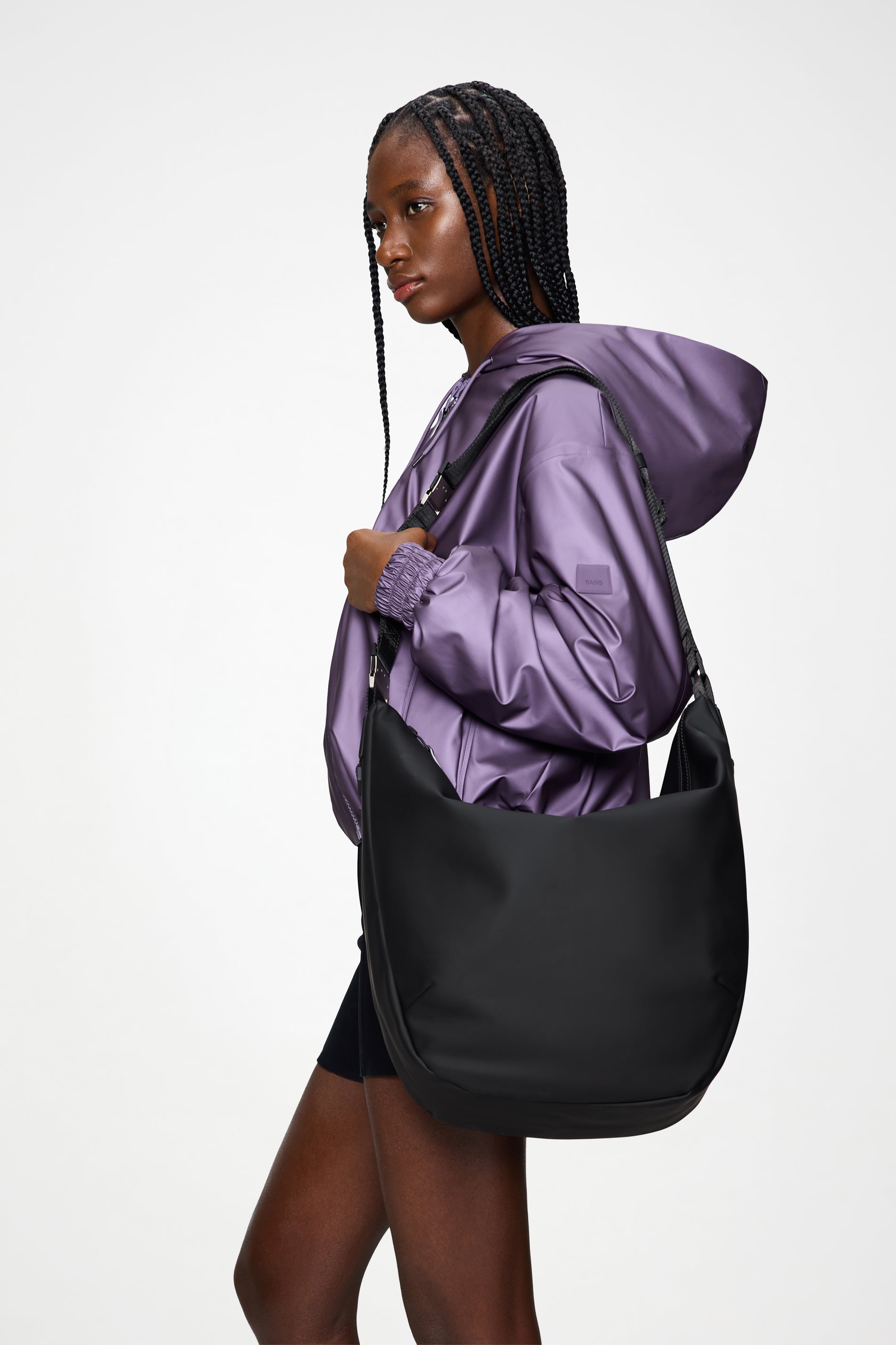 RAINS Valera Shoulder Bag Large Black 18L H40 x D13 x W54 cm Crossbody