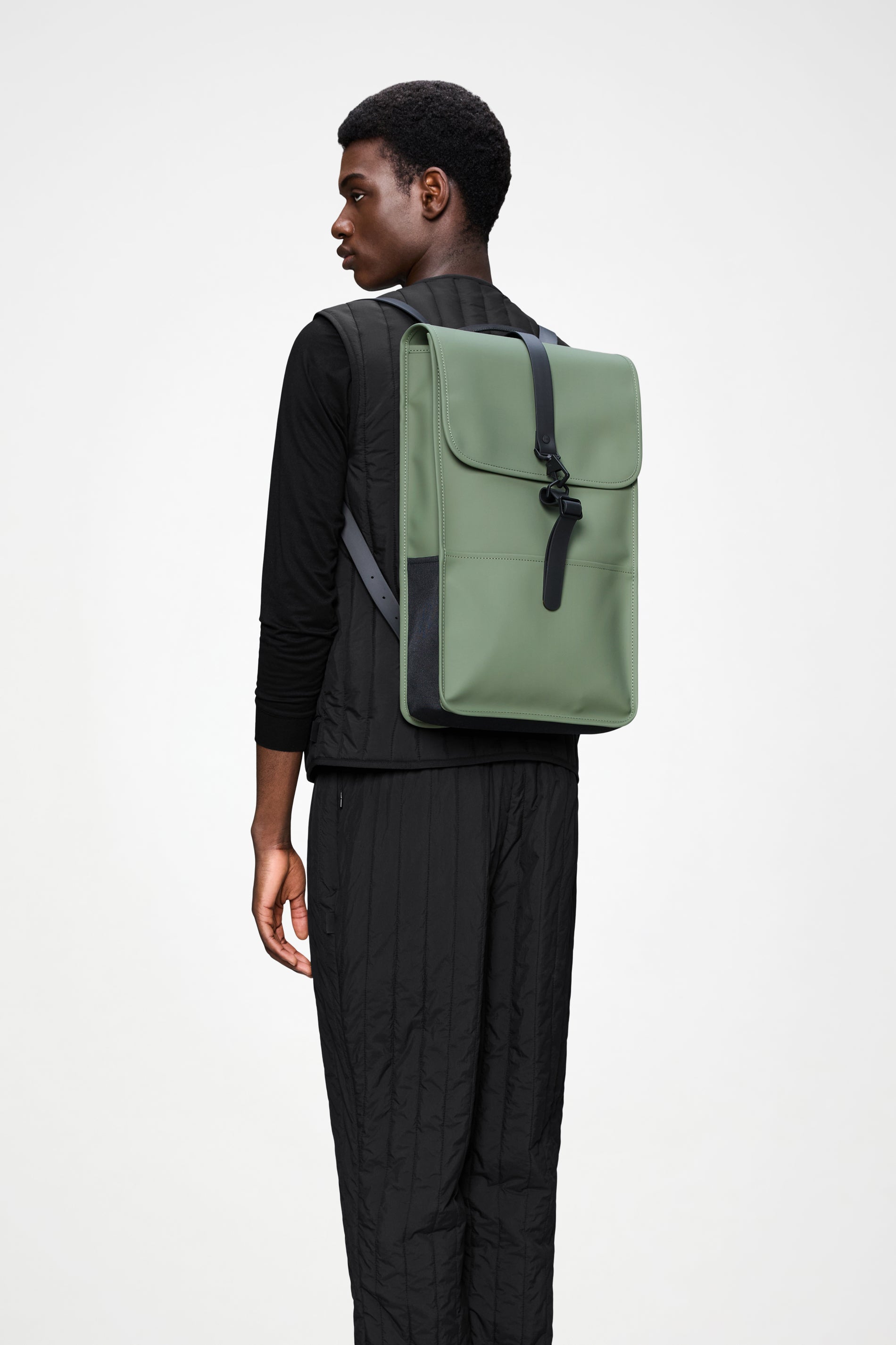 RAINS Backpack Well 17L H50 x D12 x W30 cm Backpack