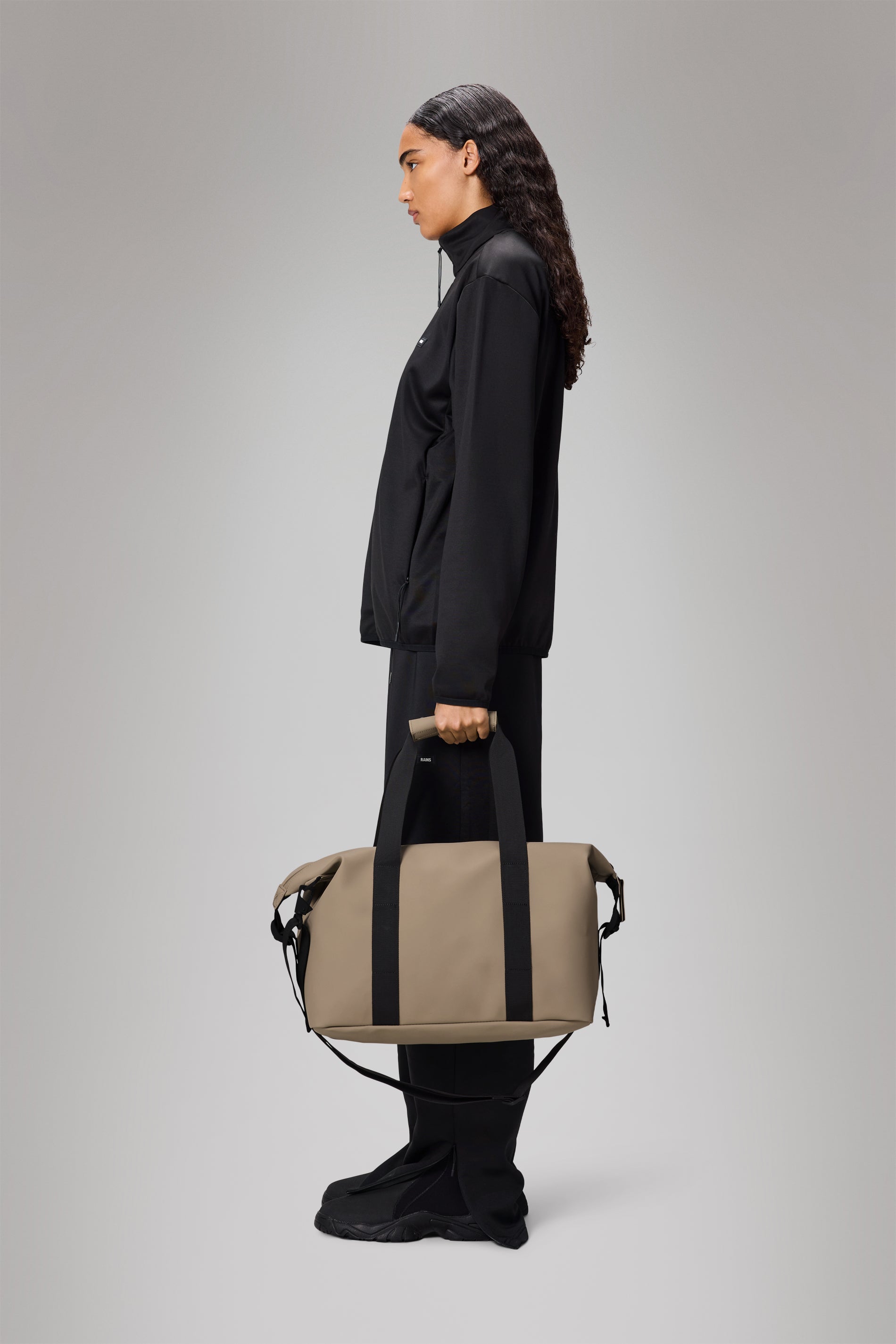 RAINS Hilo Weekend Bag Small Beige 18L H29 x D18 x W50 cm Weekender