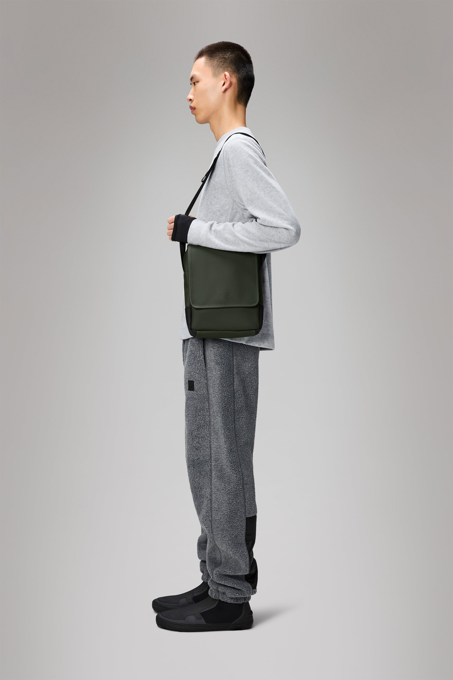 RAINS Trail Reporter Bag Green 3.40L H27 x D6 x W21 cm Crossbody