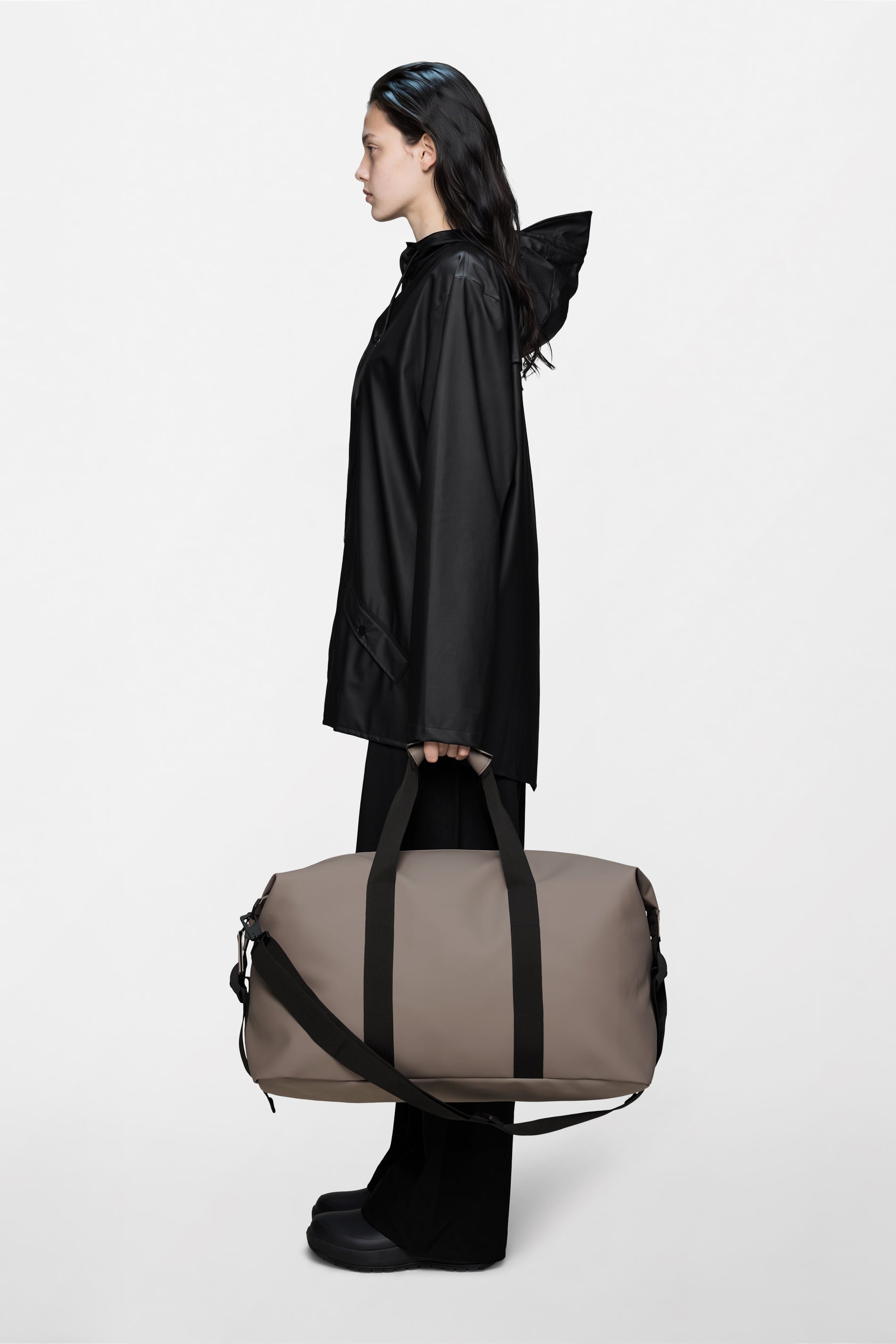 RAINS Hilo Weekend Bag Cinder 36L H27 x D26 x W52 cm Weekender