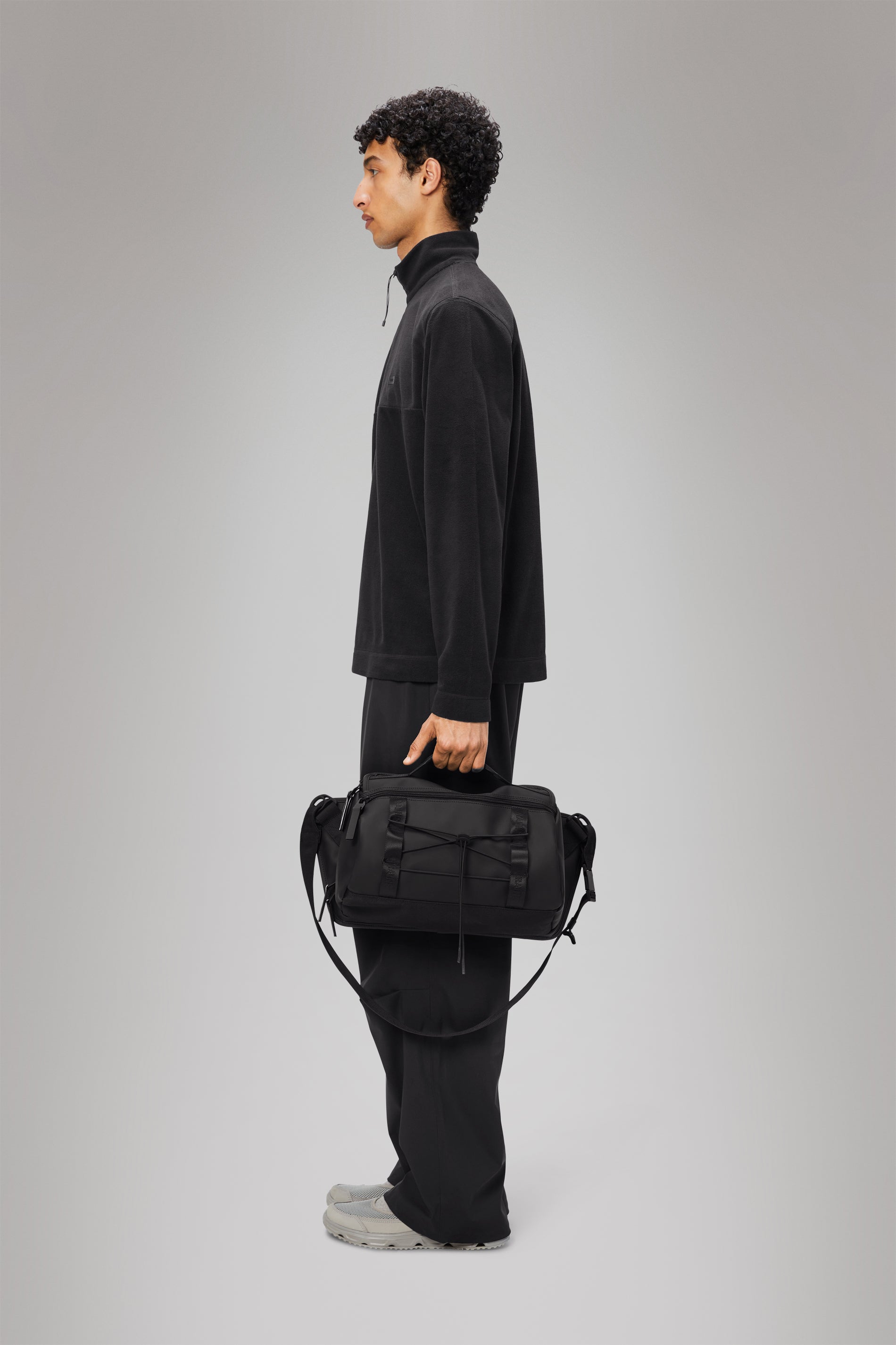 RAINS Trail Mountaineer Messenger Bag Black 15L H22 x D15 x W47 cm Messenger