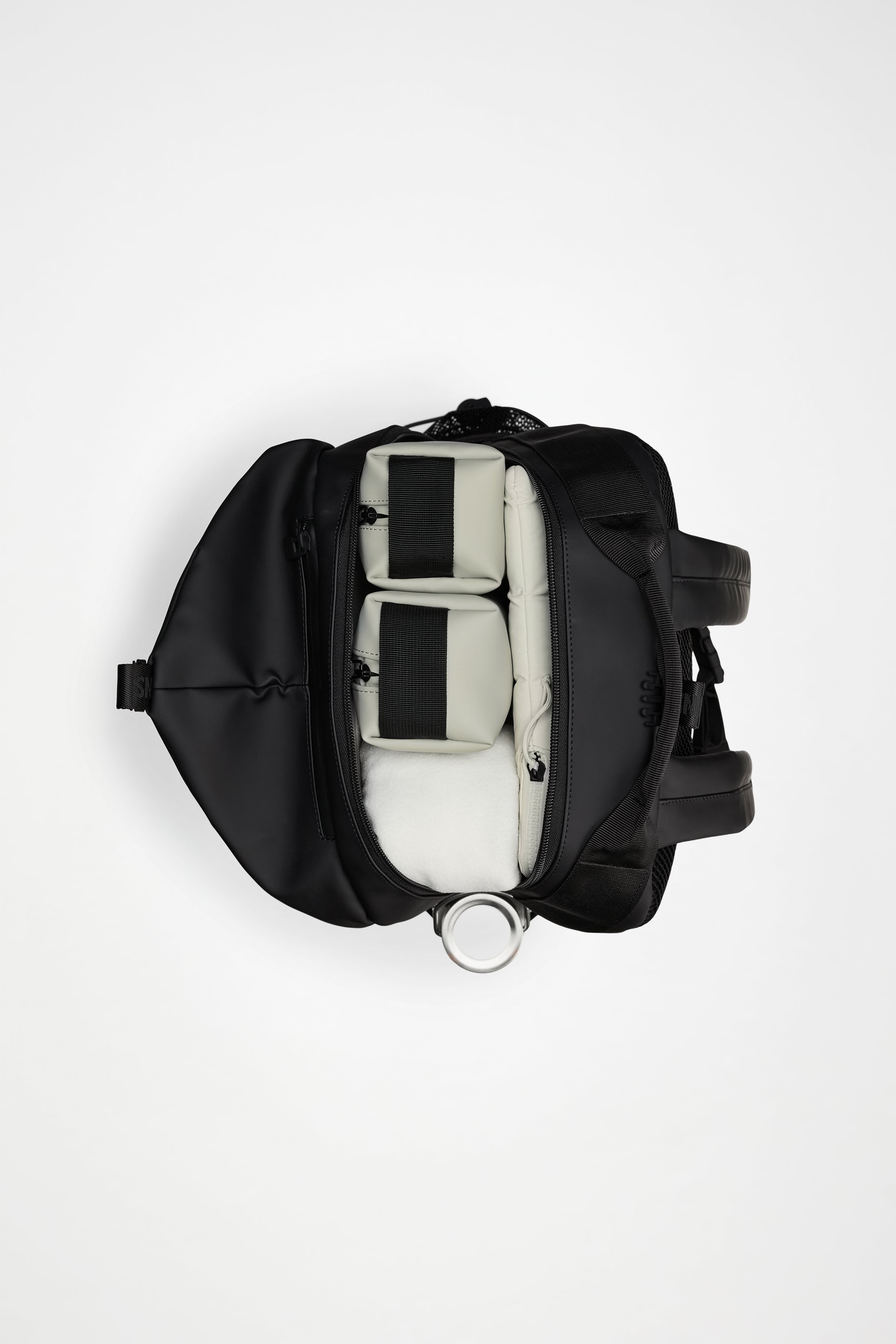 RAINS Trail Clip Front Backpack Pool 27L H52 x D16.50 x W35 cm Backpack